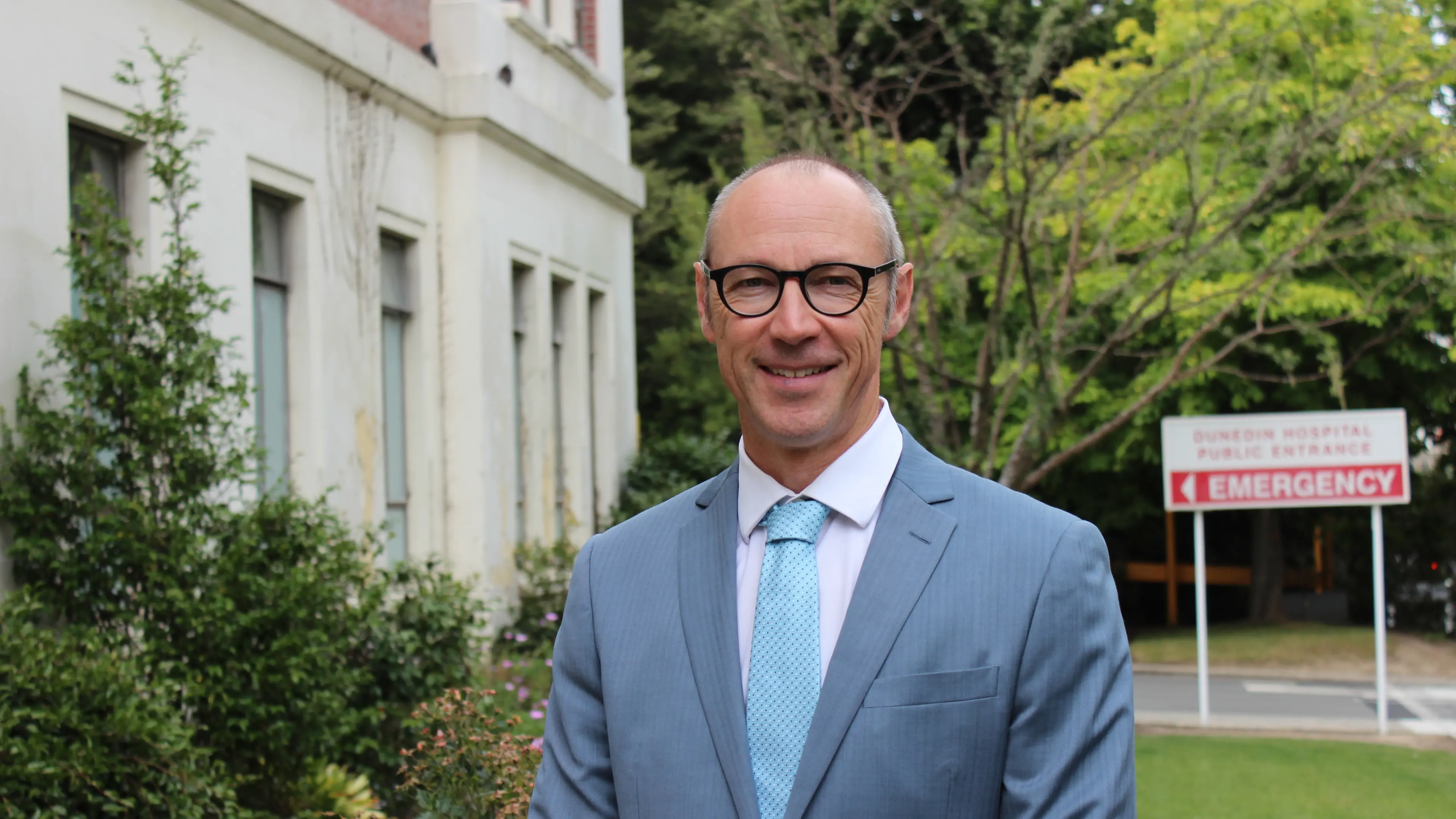Changes in personnel leading new hospital build continue