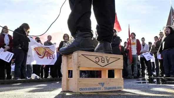 Employment law protest draws 200