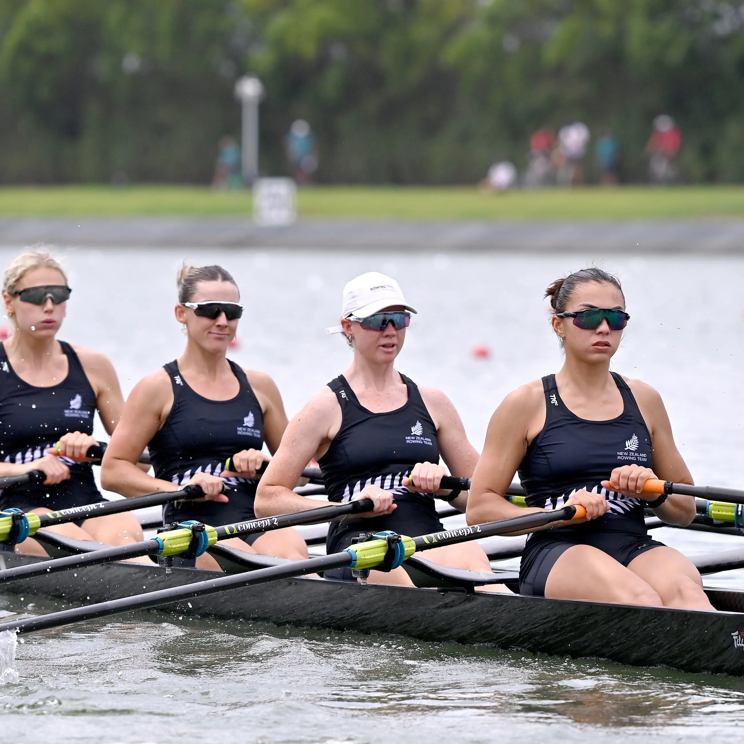Men’s pair, women’s quad advance to next stage
