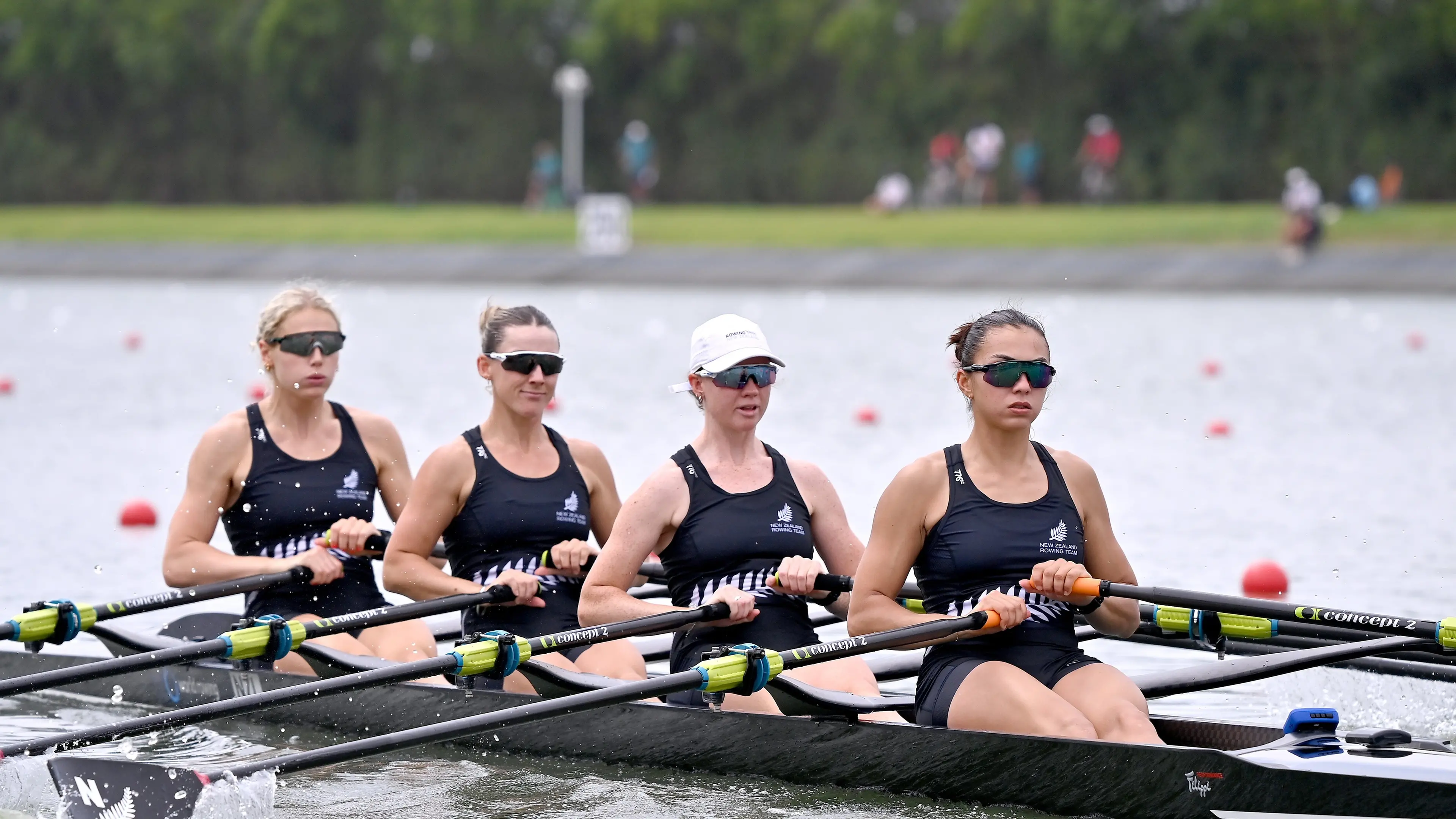 Men’s pair, women’s quad advance to next stage