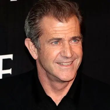Mel Gibson crashes his car