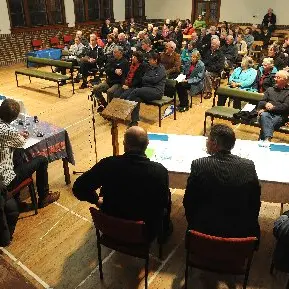 Little to separate mayoral candidates on politeness