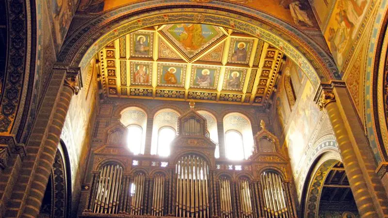 Pecs flexes its cultural muscle