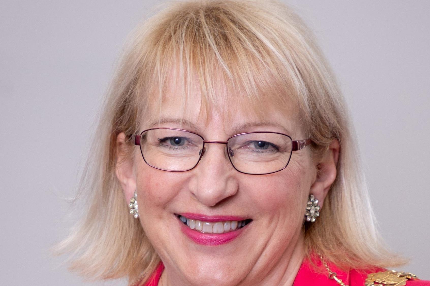 Mayor's by-election advice divides election candidates