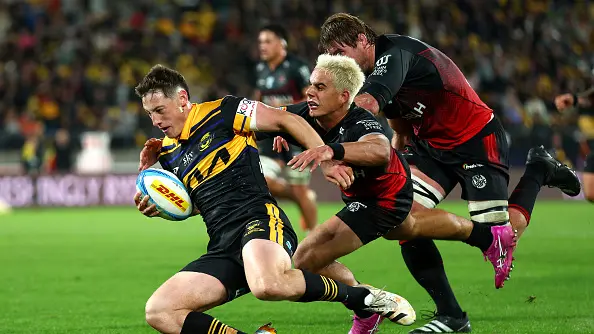 Hurricanes stay top after Crusaders clash