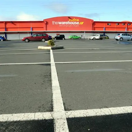 Warehouse tipped to stay on par