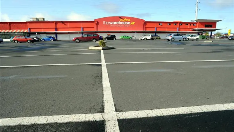 Warehouse tipped to stay on par
