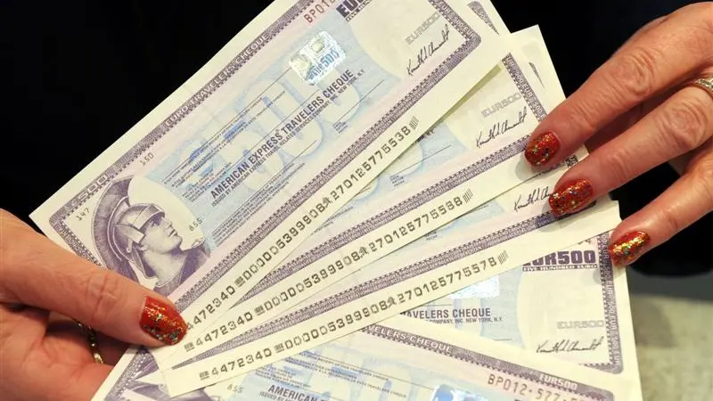 Scam asks 'shoppers' to cash 'travellers cheques'