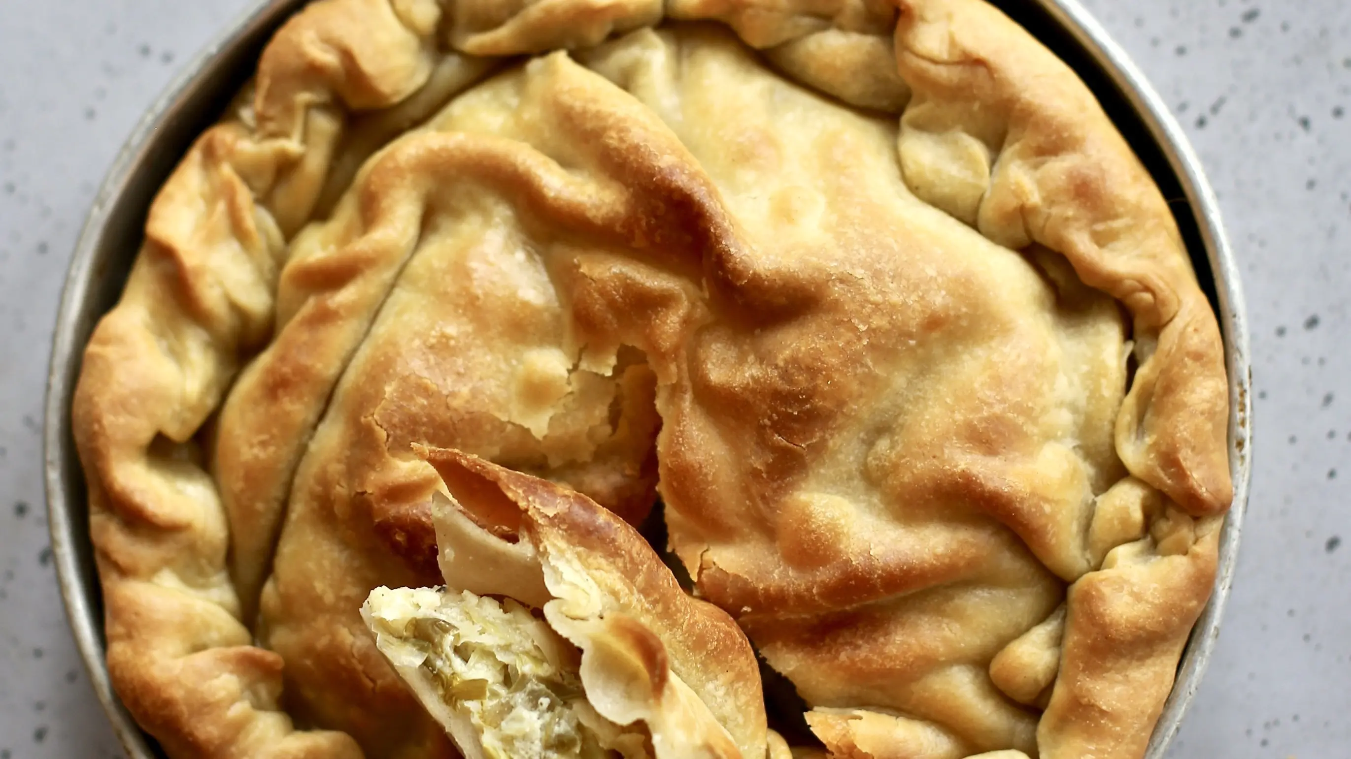 Leek and feta pie