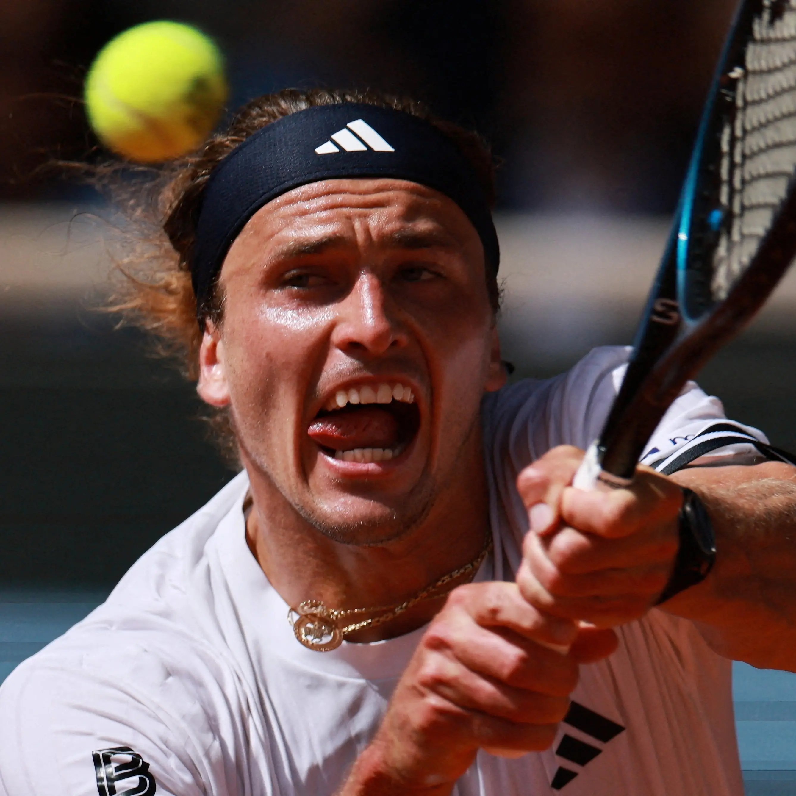 Djokovic, Zverev off to winning starts, shock exit for Fritz
