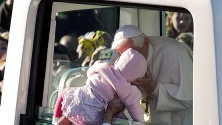Pope addresses abuse as UK visit starts