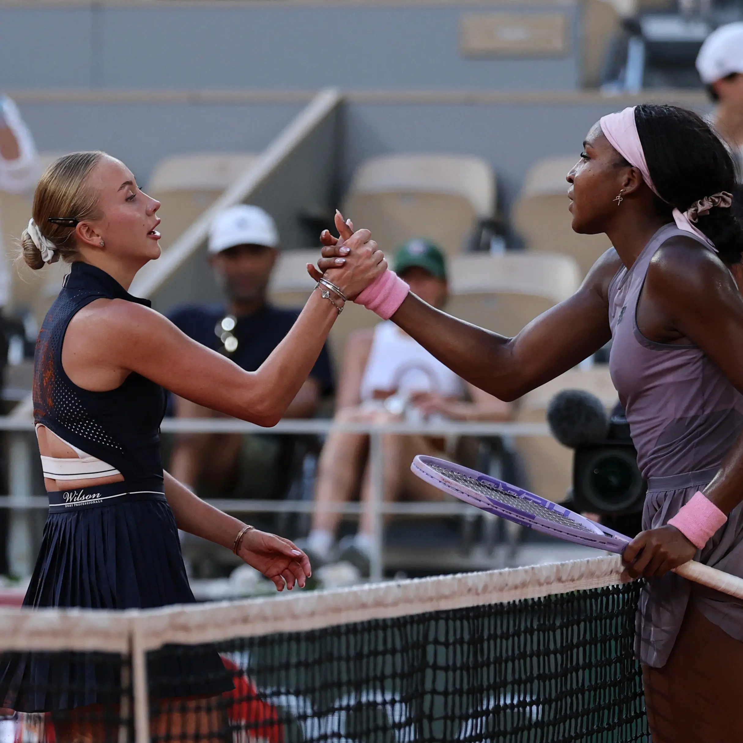 Gauff joins big-name exodus, Sabalenka solid