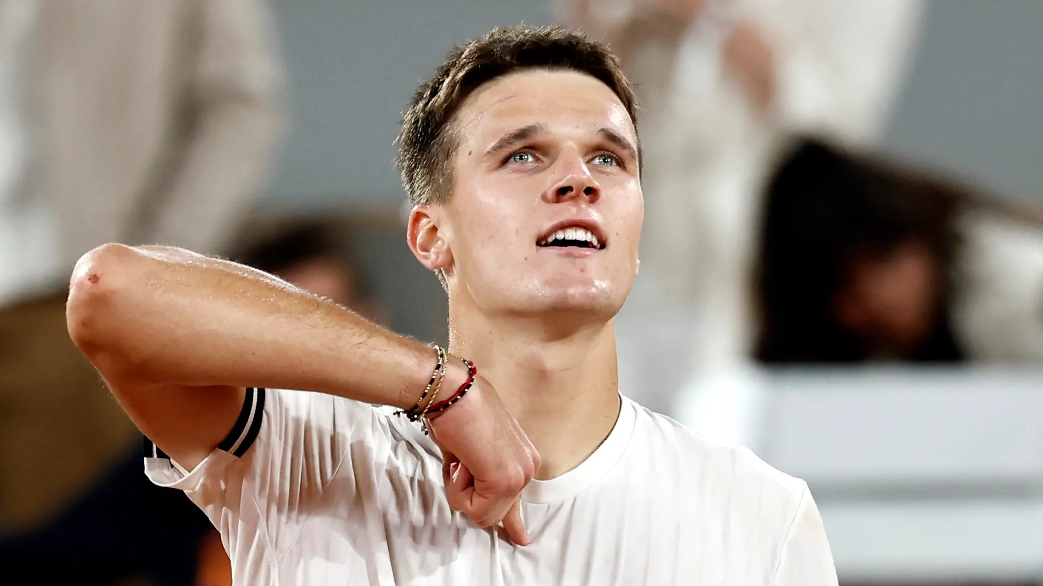 Ice-cool Mensik and red-hot Andreeva into semis