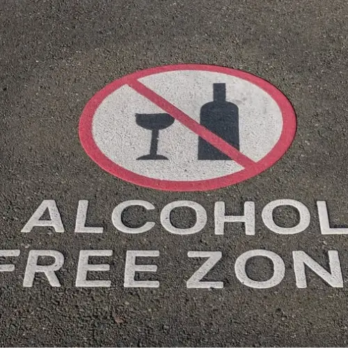 Street booze ban possible to cork uni students