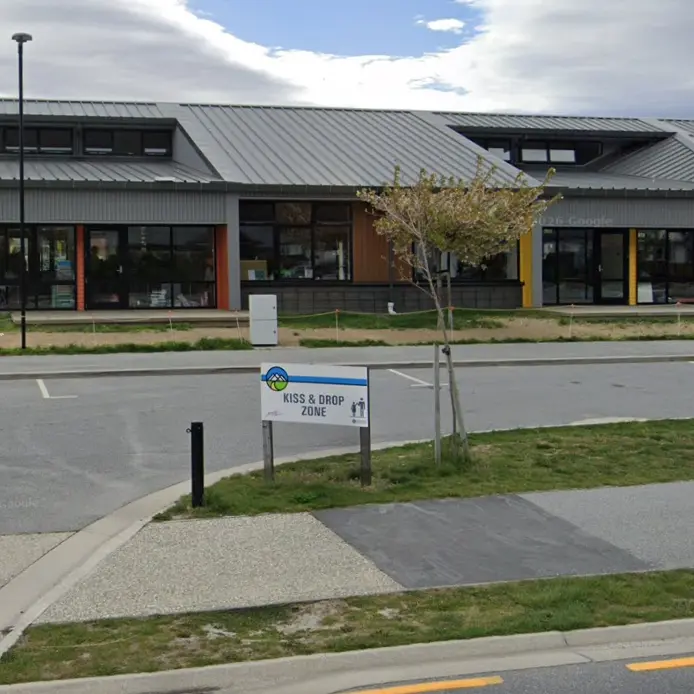 Teen robbery near Queenstown school leaves victim 'extremely shaken'