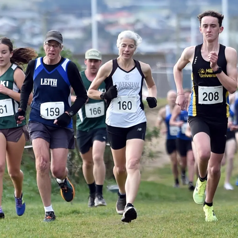 Runners take on chilly Barnes