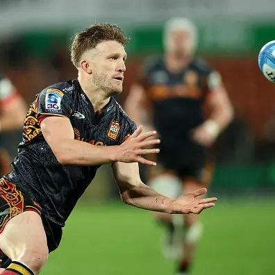 Chiefs out to dethrone Crusaders, red-hot Canes host Blues