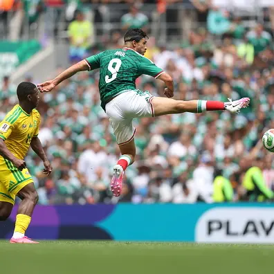 Mexico make winning start as World Cup begins