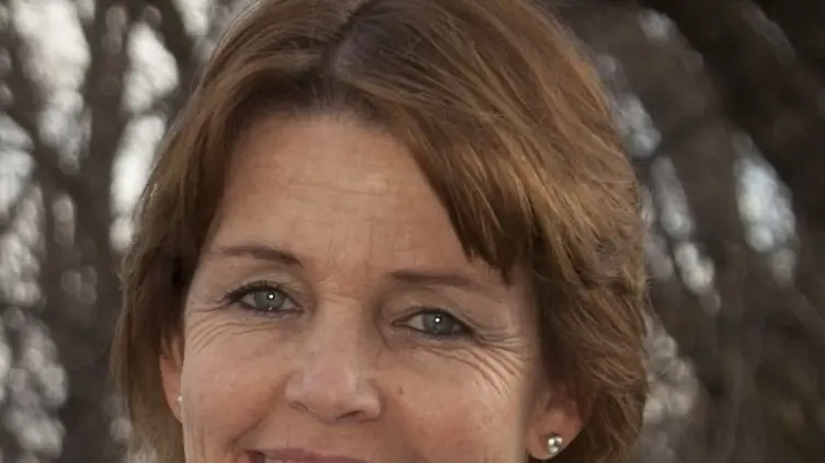 From receptionist to mayor for Barlow