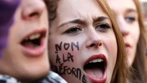 Fresh clashes over France pension plan