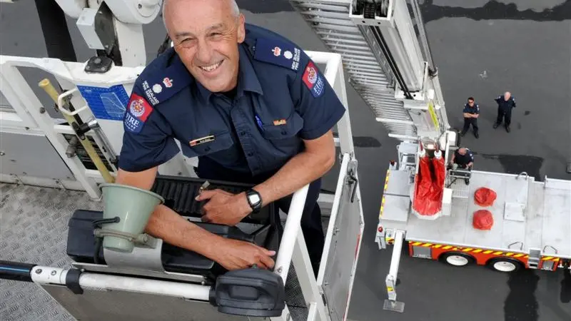 Flame goes out for retiring chief