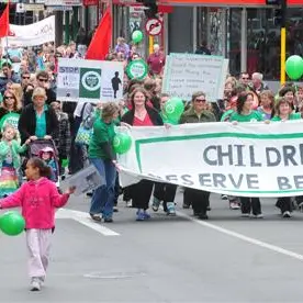 1000 march against cuts to early education