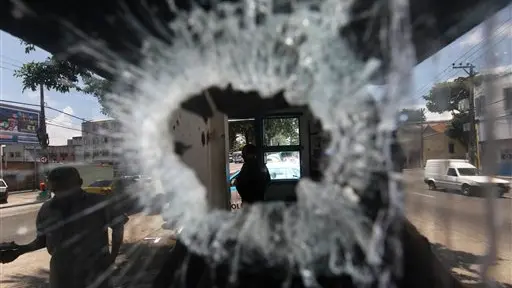 More Rio police after gangs rob drivers