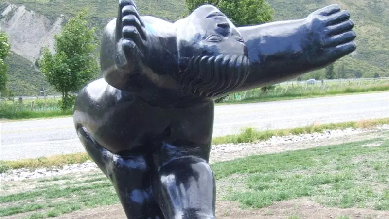 Developer vows to reclaim sculpture