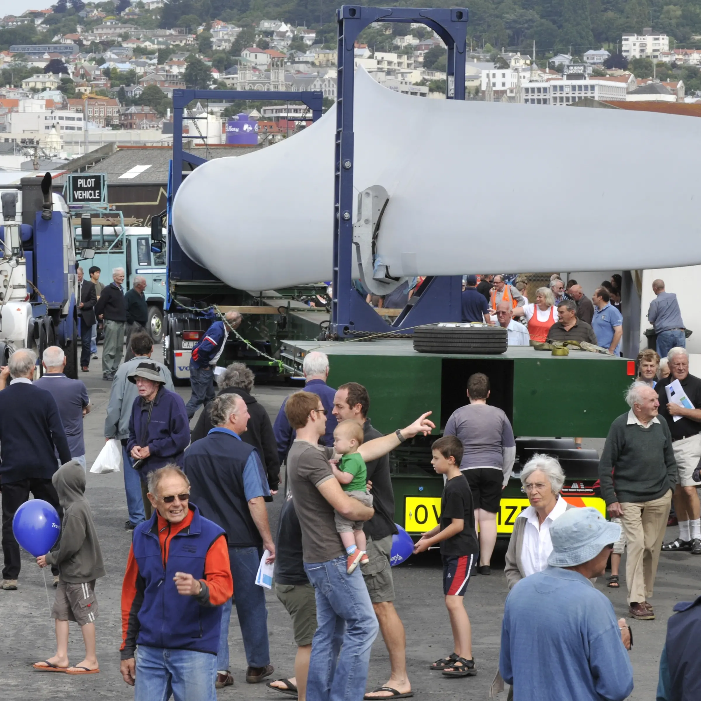Wind farm component open day draws 1200