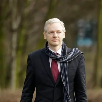 Assange loses extradition fight