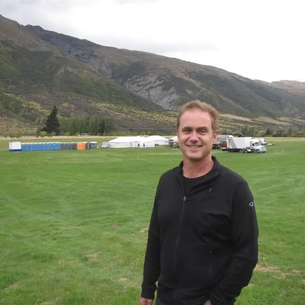 Show goes on despite quake impact