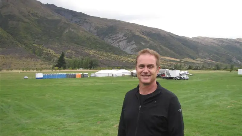 Show goes on despite quake impact