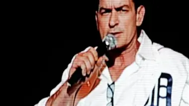 Sheen show goes on despite boos