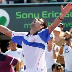 Tennis: Djokovic beats Nadal for fourth straight title