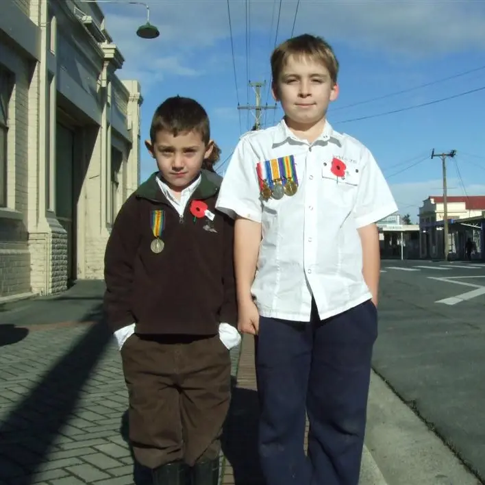 Descendants take pride in war medals