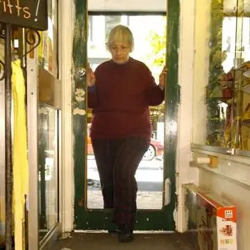 Not enough done to deter vandals: retailer