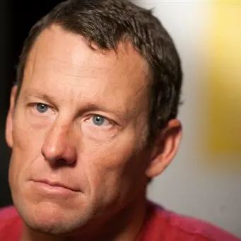 Cycling: Armstrong lawyers demand apology