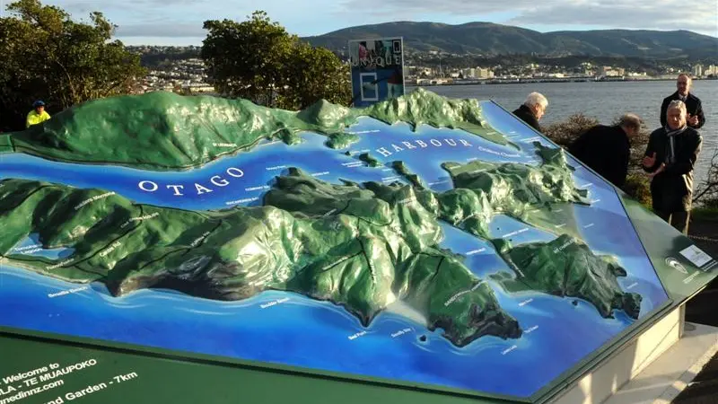 Change of scenery for peninsula map