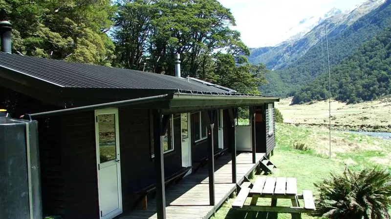 Replacement hut given approval