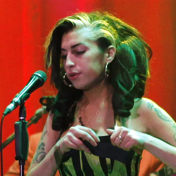 More cancellations for troubled Winehouse