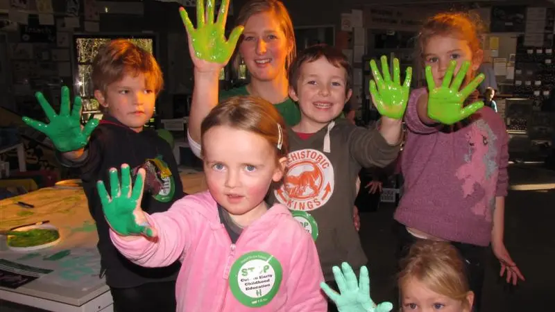 Handy protest against kindy cuts