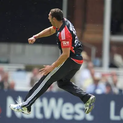 Cricket: Sri Lanka convincing in win over England