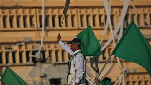 Gaddafi rallies the troops against the world