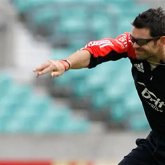 Cricket: England aim to keep pressure on