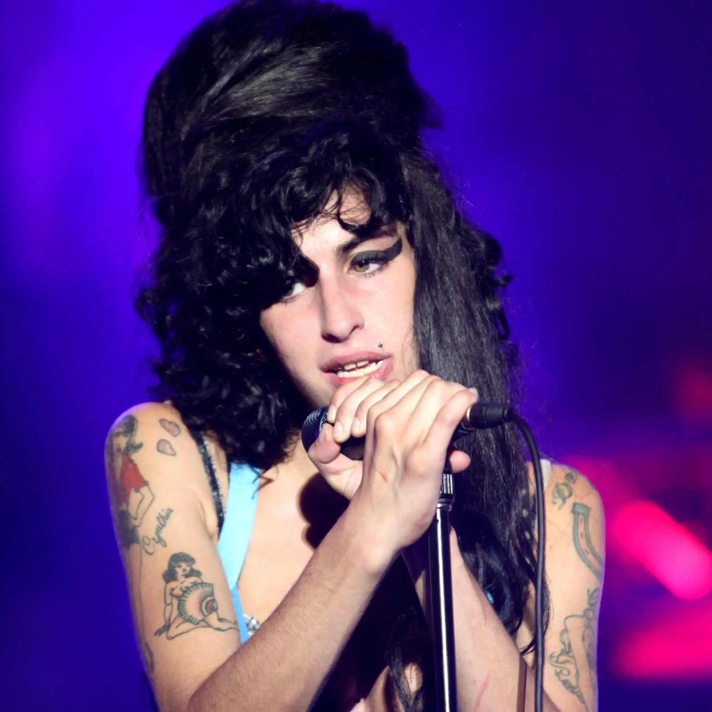 Winehouse album sets UK chart record