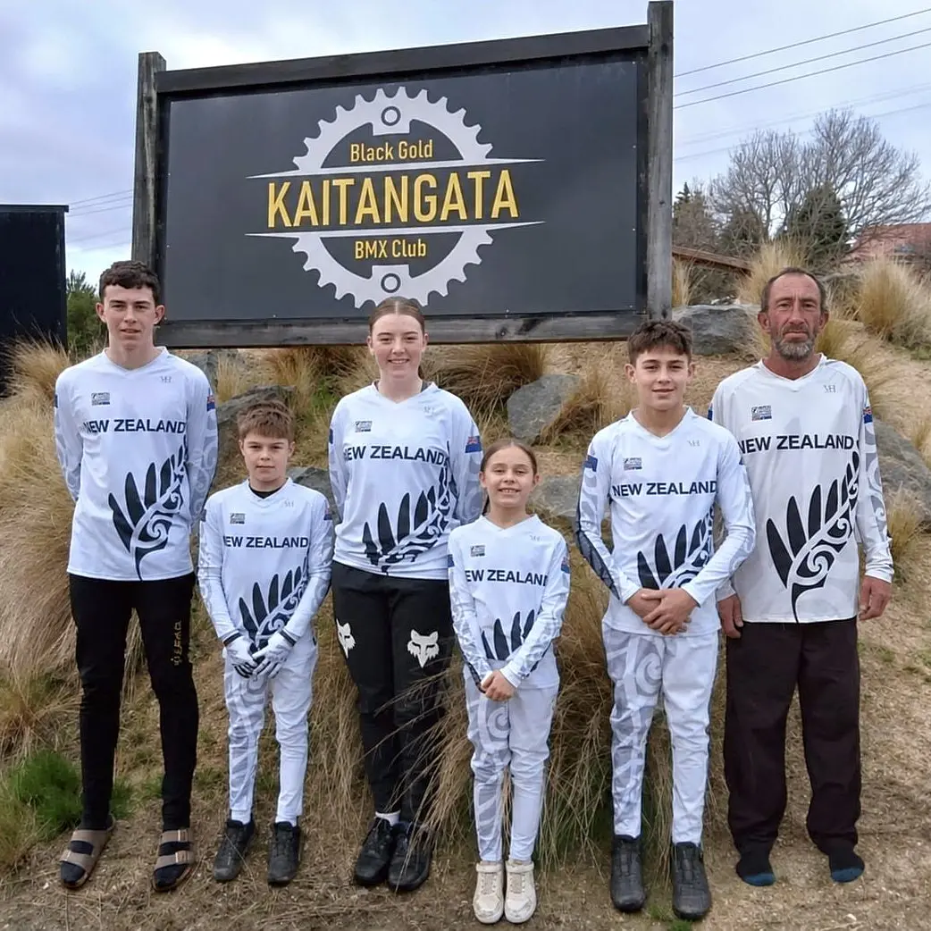 Black gold go for World Champs
