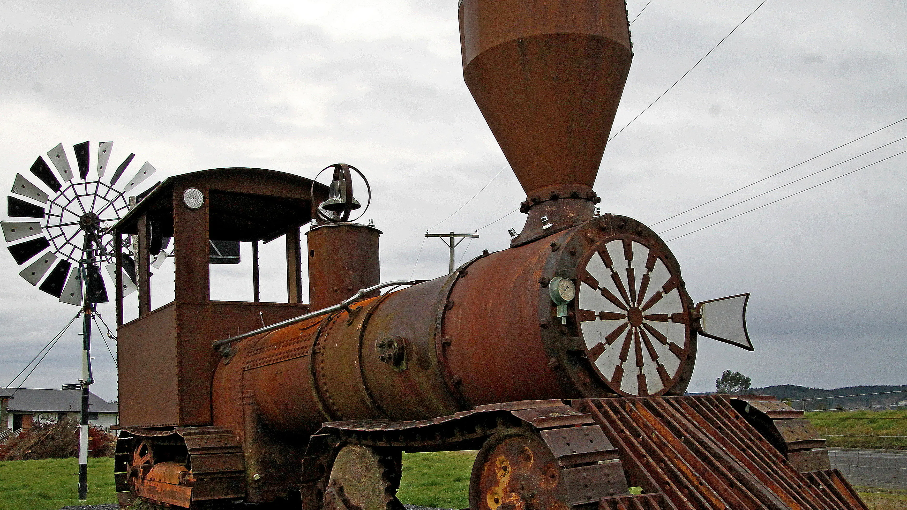 Kaitangata sculpture off the rails