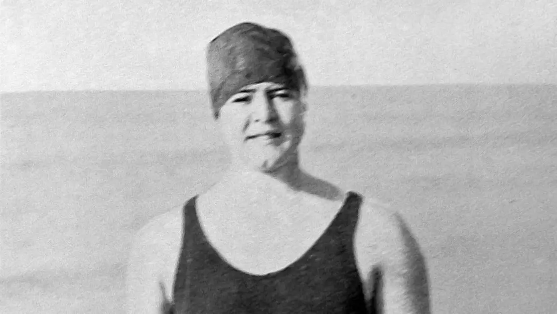 First woman to swim channel