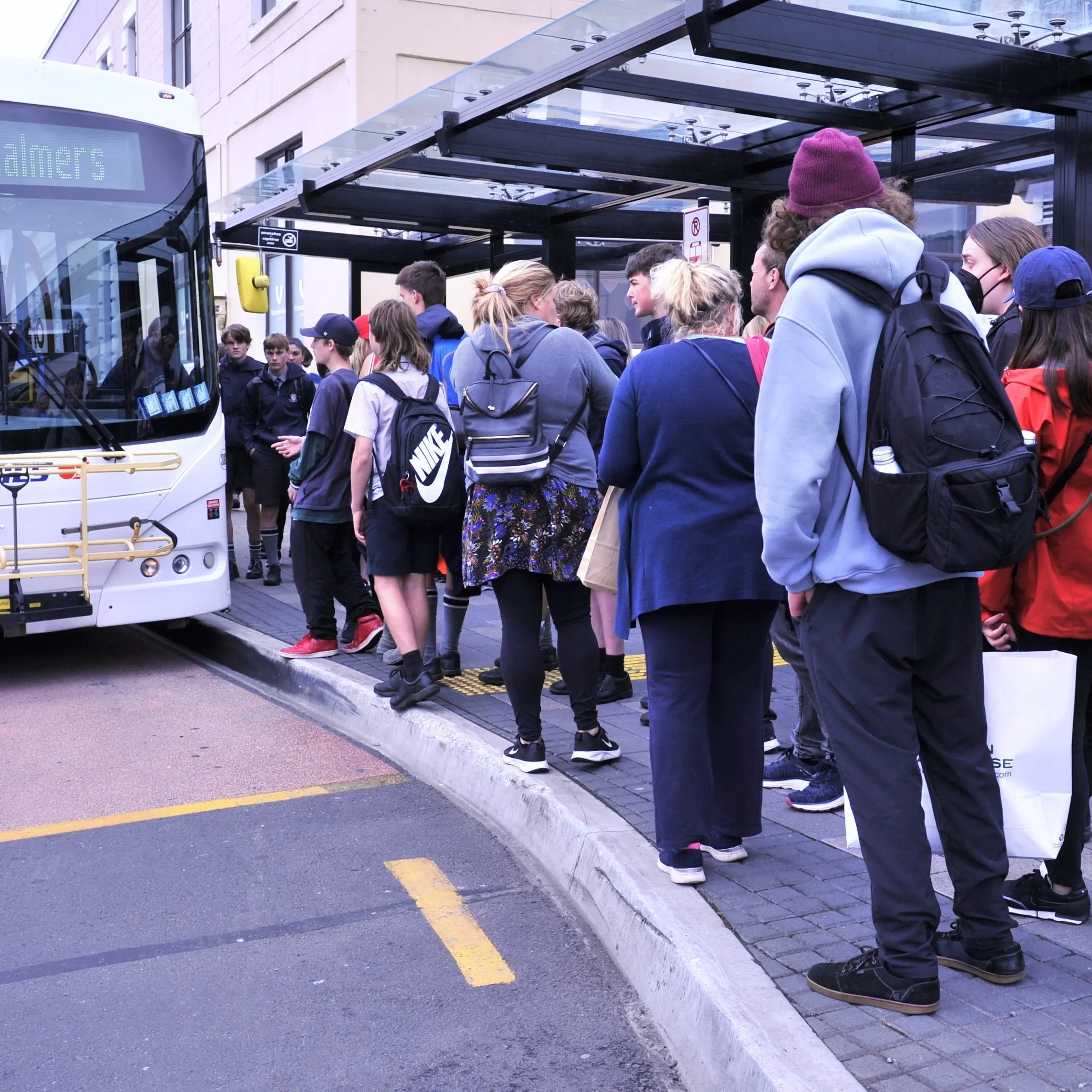 More cruise ships, but fewer extra buses