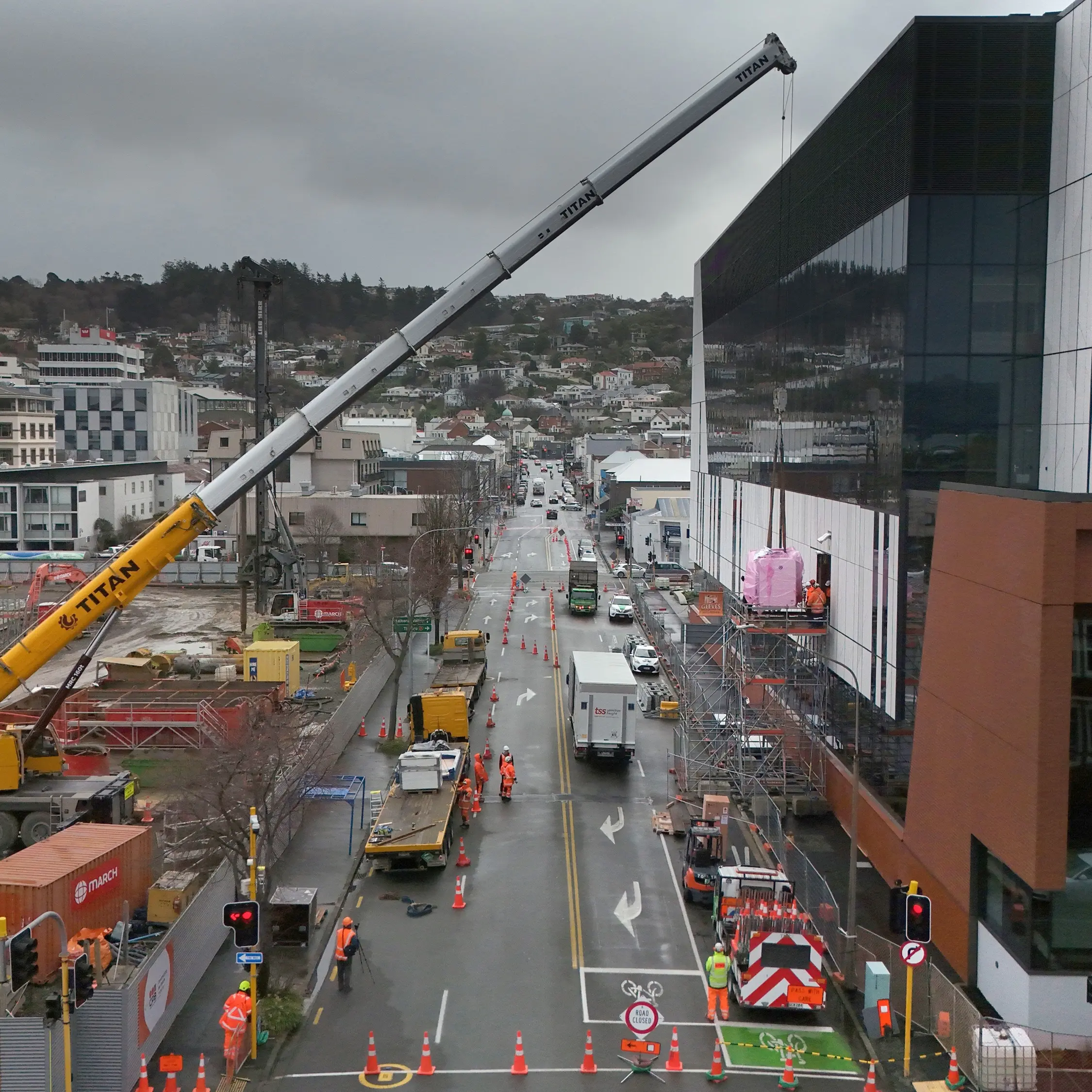 Scanners lifted into place at hospital